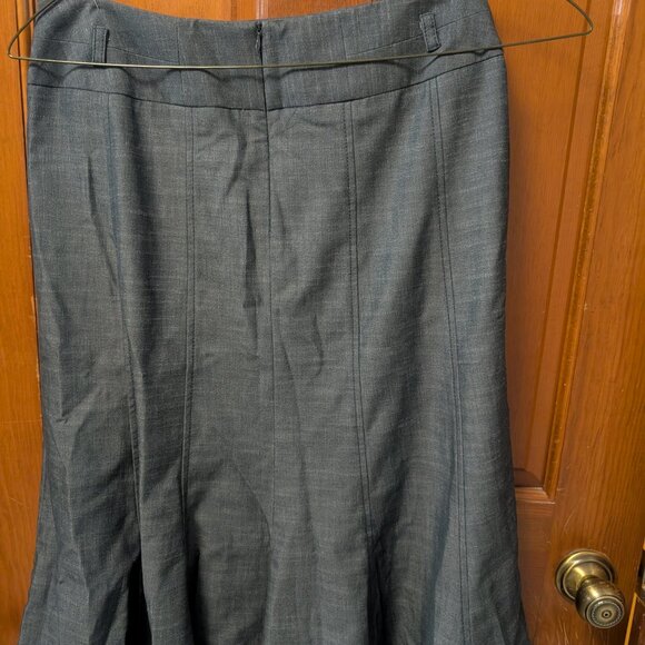 Women's Gray Skirt -- size 12 - Picture 3 of 5